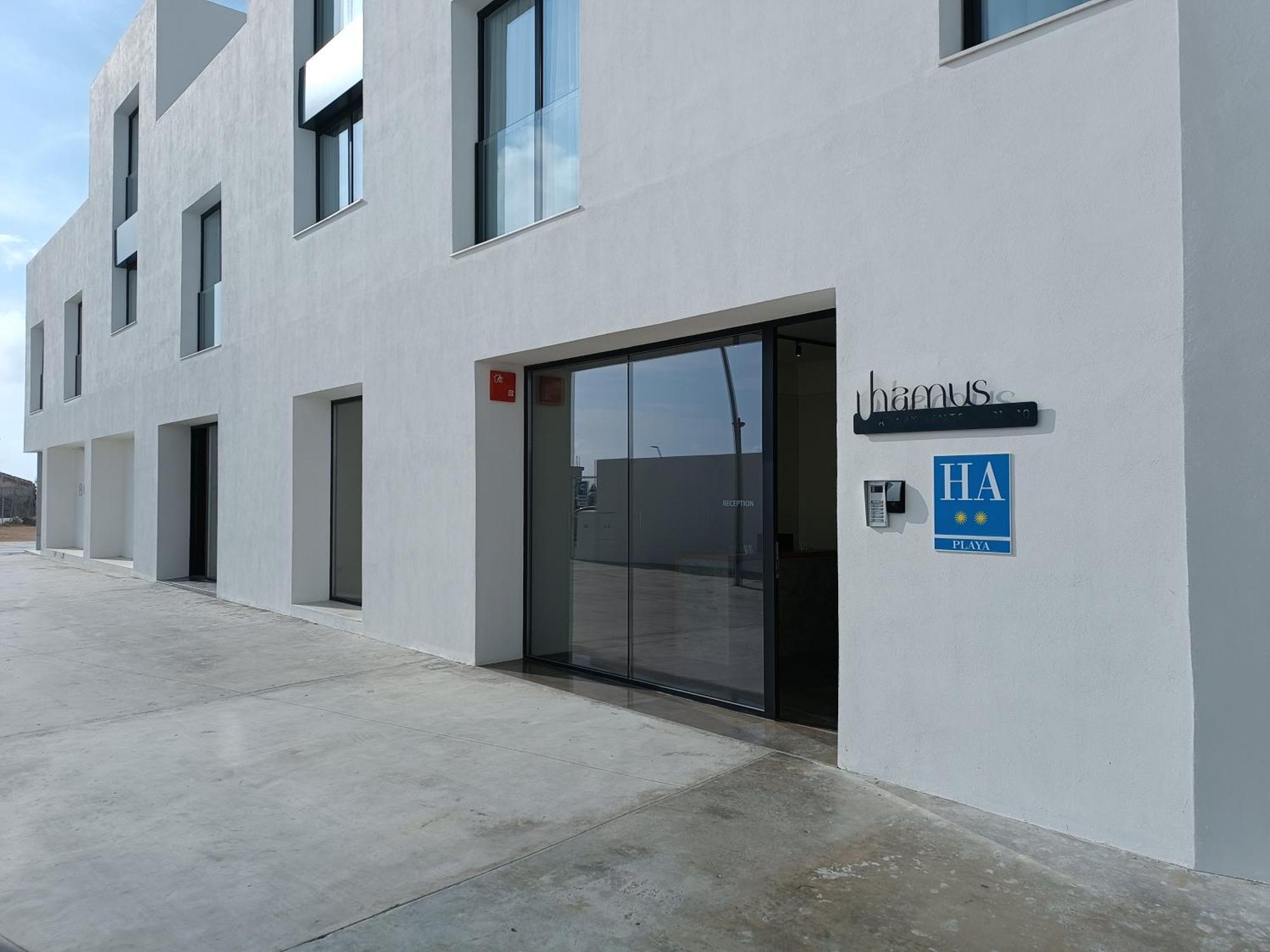 Hotel Apartamentos Hamus Conil De La Frontera Exterior photo